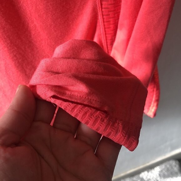 Under Armour Mesh Running Orange Long Sleeve Top Size Small - Picture 6 of 10